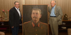 Κουτσούμπας και Μπάφας με πορτρέτο του Στάλιν