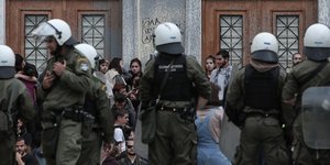 Ενταση για την ΑΣΟΕΕ μεταξύ κυβέρνησης-ΣΥΡΙΖΑ