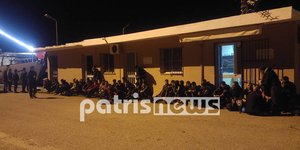 Μετανάστες σε προβλήτα στο Κατάκολο