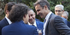 Ο Κυριάκος Μητσοτάκης στη συνάντηση που είχε με τους νεοεκλεγέντες βουλευτές στο Μαξίμου 