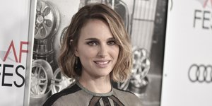 Η Νάταλι Πόρτμαν με φόρεμα Dior