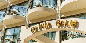 Μπαλκόνια σε ξενοδοχείο στα Κατεχόμενα