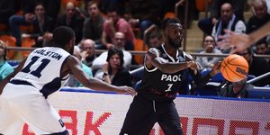 Φάση από τον αγώνα μπάσκετ Ντιζόν-ΠΑΟΚ