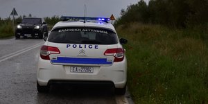 περιπολικο από πίσω