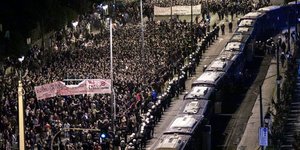 Πλήθος κόσμου στην πορεία για το Πολυτεχνείο