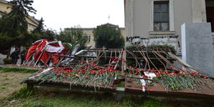 Η πόρτα του Πολυτεχνείου