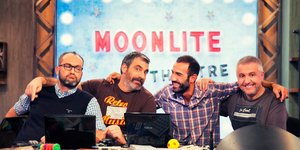 Οι παρουσιαστές του «Ράδιο Αρβύλα» στο πλατό της εκπομπής
