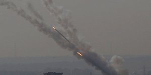 Ρουκέτες από τη Γάζα εκτοξεύονται προς την ισραηλινή πλευρά