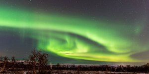 Το βόρειο σέλας σαν πέπλο στον ουρανό