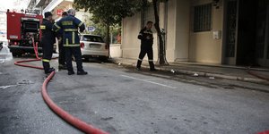 τεσσερις πυροσβεστες, οχημα σωλήνα