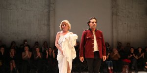 Θεοδώρα Τζήμα και Γιώργος Χρανιώτης πάνω στην σκηνή στην πρεμιέρα τους