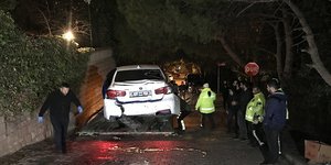 Το πολυτελές αυτοκίνητο με το οποίο προσπάθησαν να ξεφύγουν οι δράστες