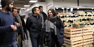 Γαλλία: Στο πρωτότυπο συνεργατικό σούπερ μάρκετ «La Louve» ο Τσίπρας