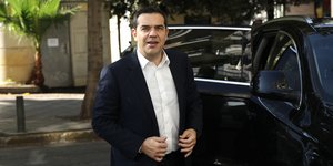 Ο Αλέξης Τσίπρας μπαίνει στην Κουμουνδούρου