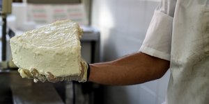 Μεγάλη εμπορική επιτυχία στην Κίνα: Η Φέτα στη λίστα με τα 100 προστατευόμενα προϊόντα