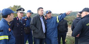 Κακοκαιρία: Αυτοψία Τζιτζικώστα στις πληγείσες περιοχές της Χαλκιδικής 