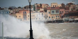χανια λιμάνι κύμα