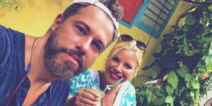 Ο Χάρης Βαρθακούρης με την σύζυγό του, Αντελίνα