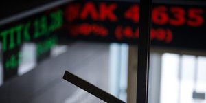Πτωτικές τάσεις στο Χρηματιστήριο Αθηνών