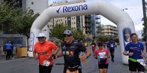 Ο Χρήστος Κορομηλάς με τον συνοδό του Γιώργο Γκούντα