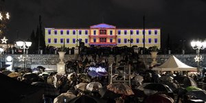 Το εντυπωσιακό 3d mapping σόου στη Βουλή για τα Χριστούγεννα 2019