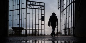 Η εισόδος του διαβόητου στρατοπέδου συγκέντρωσης του Άουσβιτς
