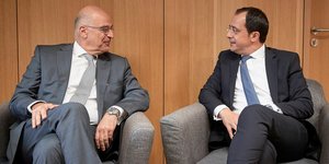 Οι ΥΠΕΞ Ελλάδας και Κύπρου Δένδιας και Χριστοδουλίδης