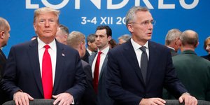 O πρόεδρος των ΗΠΑ, Ντόναλντ Τραμπ και ο ΓΓ του ΝΑΤΟ, Στόλτενμπεργκ