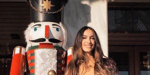 Η Αννα Πρέλεβιτς με φόρεμα από τα ZARA που έχει παγιέτες