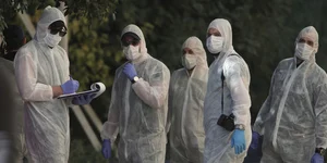 Ανδρες της Αντιτρομοκρατικής έξω από το ΑΤ Ζωγράφου