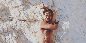 Ο Απόστολος Καμιτσάκης σε μια φωτογραφία από τις καλοκαιρινές του διακοπές