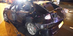 Αυτοκίνητο μετά από έκρηξη 