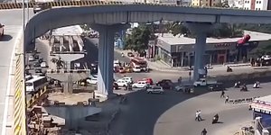 Αυτοκίνητο πέφτει από γέφυρα