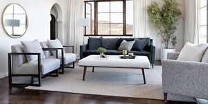 Σαλόνι με έπιπλα και καναπέδες