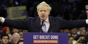 Ο Μπόρις Τζόνσον μετά τη νίκη του στις εκλογές της Βρετανίας ετοιμάζει τη χώρα για το Brexit