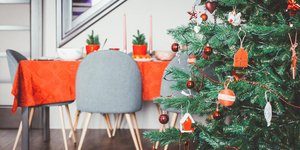 Χριστουγεννιάτικο δέντρο στην τραπεζαρία