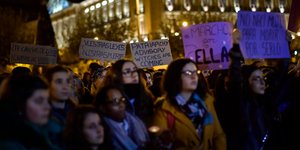 Διαδήλωση κατά της βίας ενάντια σε γυναίκες στην Παμπλόνα