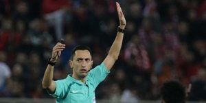 Ο διαιτητής της αναμέτρησης, Σάντσεθ Μαρτίνεθ