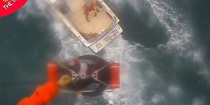 Διάσωση σέρφερ που τον είχε δαγκώσει καρχαρίας