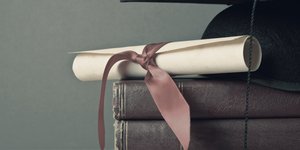 Tα ελληνικά ΑΕΙ χορήγησαν το 2018 τα λιγότερα διδακτορικά των τελευταίων 12 ετών