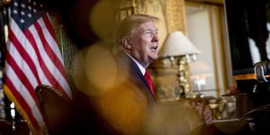 Ο Ντόναλντ Τραμπ στο γραφείο του