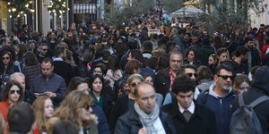 Εικόνα από Ερμού / Ψώνια με πλαστικό χρήμα