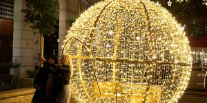 Φωτεινή μπάλα στη Βουκουρεστίου