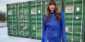 Η Ηλιάνα Παπαγεωργίου με μπλε φόρεμα Toi & Moi στον τελικό του GNTM 2