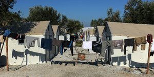 Σκηνές στον καταυλισμό του Καρά Τεπέ