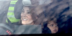 Κέιτ Μίντλετον και πρίγκιπας Λούις στο αυτοκίνητο