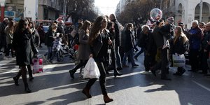 κοσμος στο δρόμο