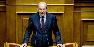 Χατζηδάκης: Ιδιωτικοποίηση του 49% του ΔΕΔΔΗΕ