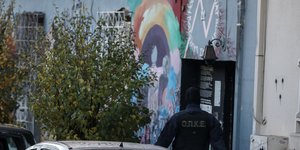 Άνδρας της ΟΠΚΕ στην εκκένωση καταλήψεων στο Κουκάκι