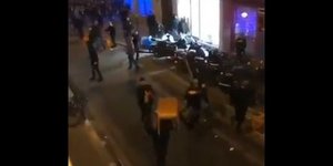 Πεδίο μάχης το Παρίσι: Ξύλο μεταξύ οπαδών Παρί Σεν Ζερμέν και Γαλατασαράι